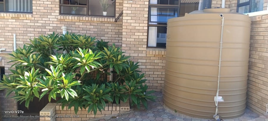 To Let 5 Bedroom Property for Rent in Dana Bay Western Cape